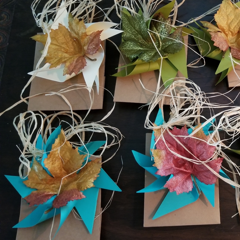 (8) 🍂 Handmade Pinwheels on mini Kraft bags w/leaves & raffia.